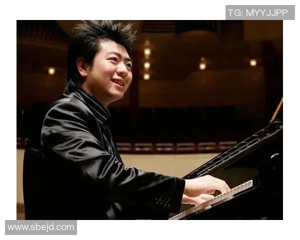 足球明星惊喜现身朗朗钢琴演奏会现场共谱音乐与运动的完美交融 足球明星惊喜现身朗朗钢琴演奏会现场共谱音乐与运动的完美交融