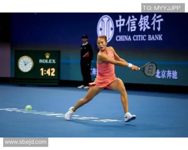 重庆网球队在总决赛中的灵活战术与团队协作展现出色表现 重庆网球队在总决赛中的灵活战术与团队协作展现出色表现